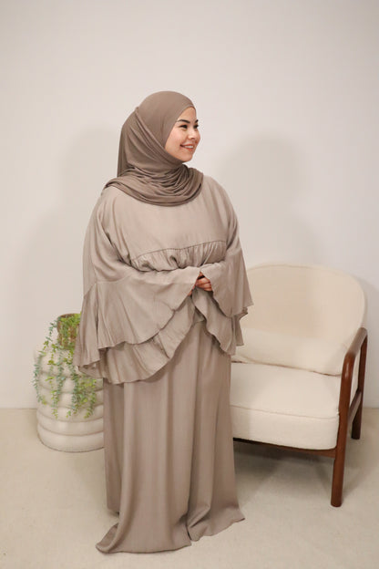 Zweiteiler mit Volants